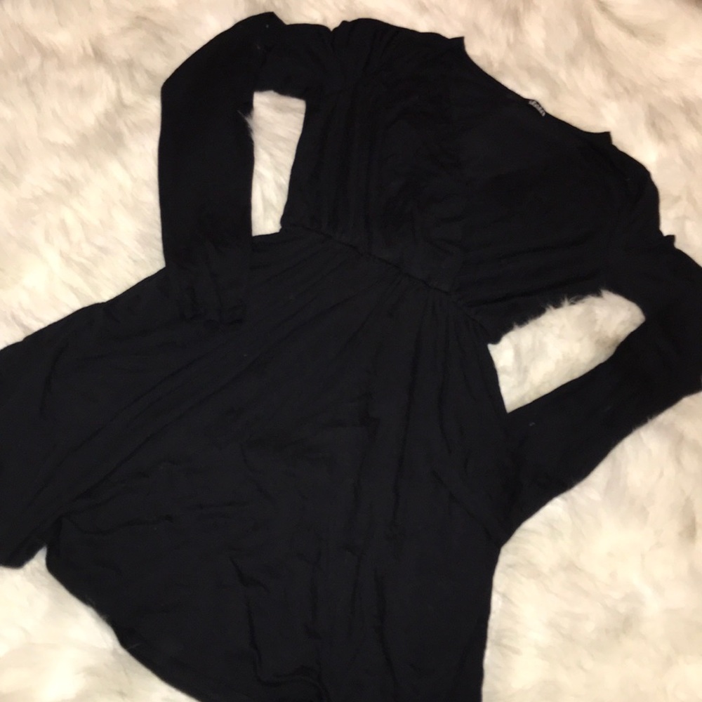 V neck lulu’s black dress